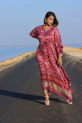 Kiaayo 'Mitali'  Patola Kaftan