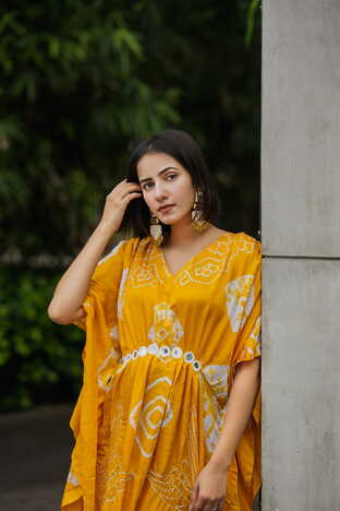 Kiaayo 'Laurel" Designer Bandhani Pure Gajji Silk Kaftan