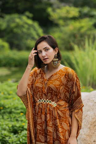 Kiaayo 'Chinar' Ajrakh Print Kimono Styled Sleeves Kaftan