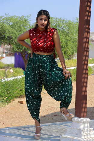 Kiaayo 'Navi' Bandhani Indo Western Dress